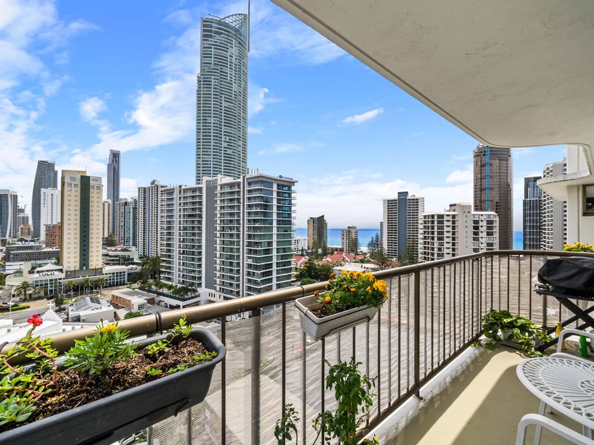 43 Enderley Avenue, SURFERS PARADISE - Thumbnail 4