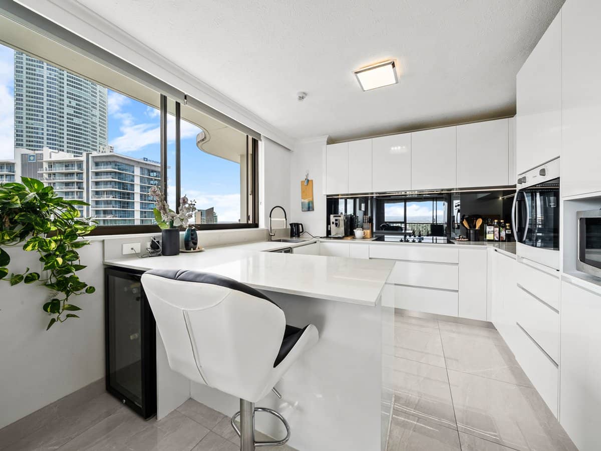 43 Enderley Avenue, SURFERS PARADISE - Thumbnail 5