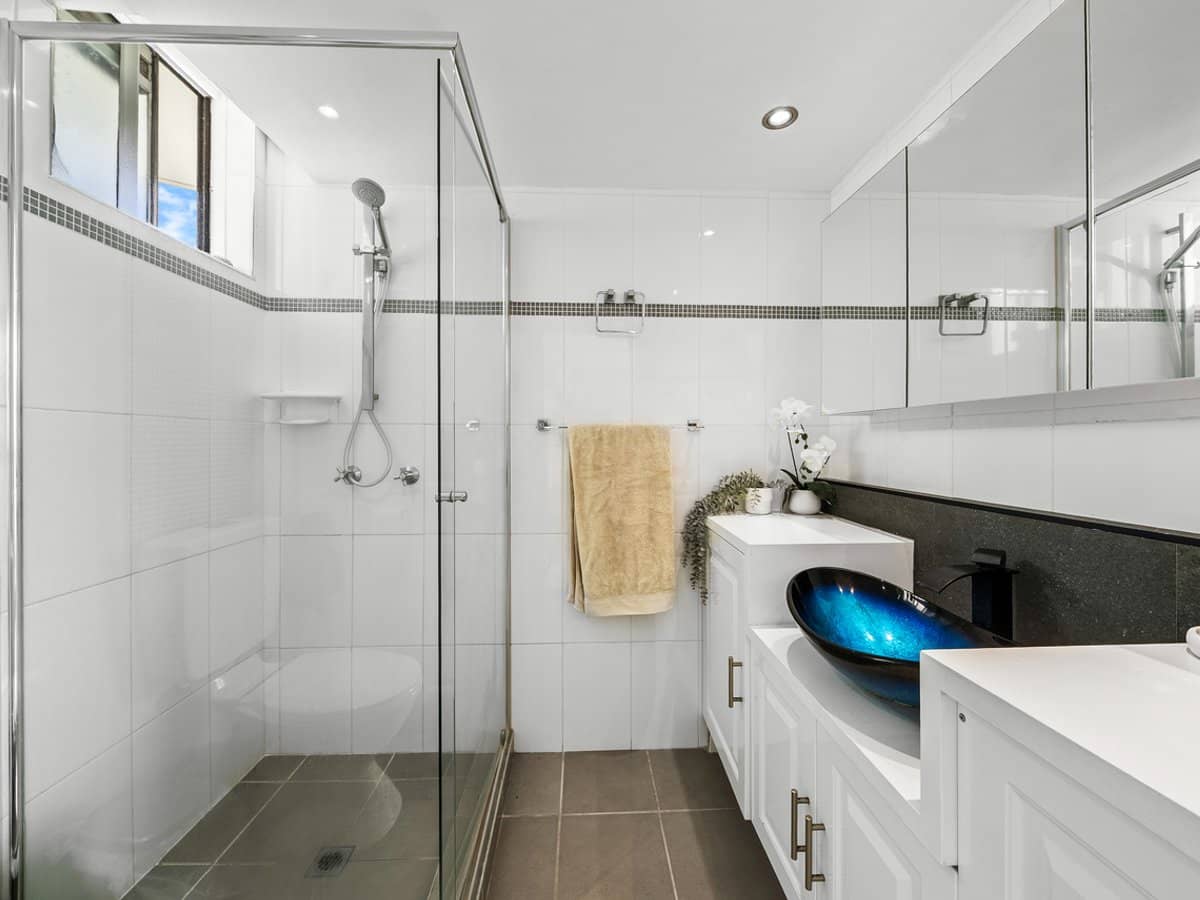 43 Enderley Avenue, SURFERS PARADISE - Thumbnail 9