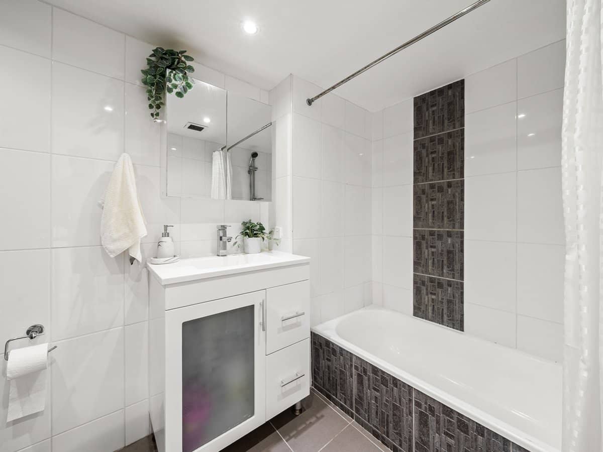 43 Enderley Avenue, SURFERS PARADISE - Thumbnail 11