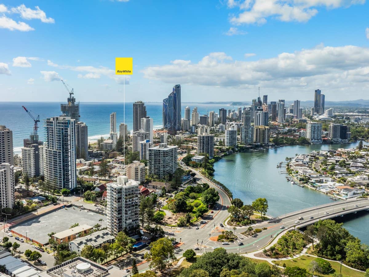 43 Enderley Avenue, SURFERS PARADISE - Thumbnail 14