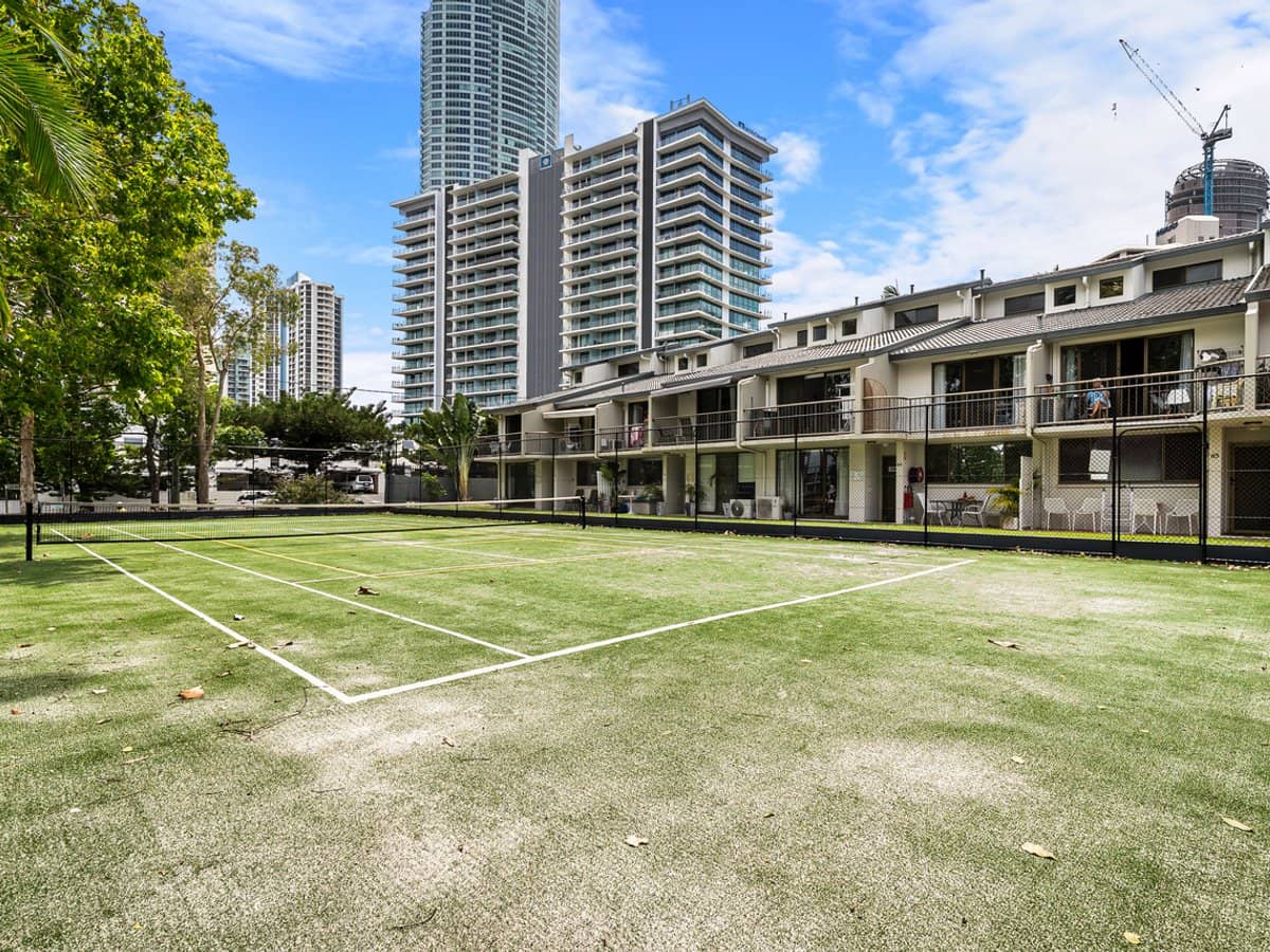 43 Enderley Avenue, SURFERS PARADISE - Thumbnail 18