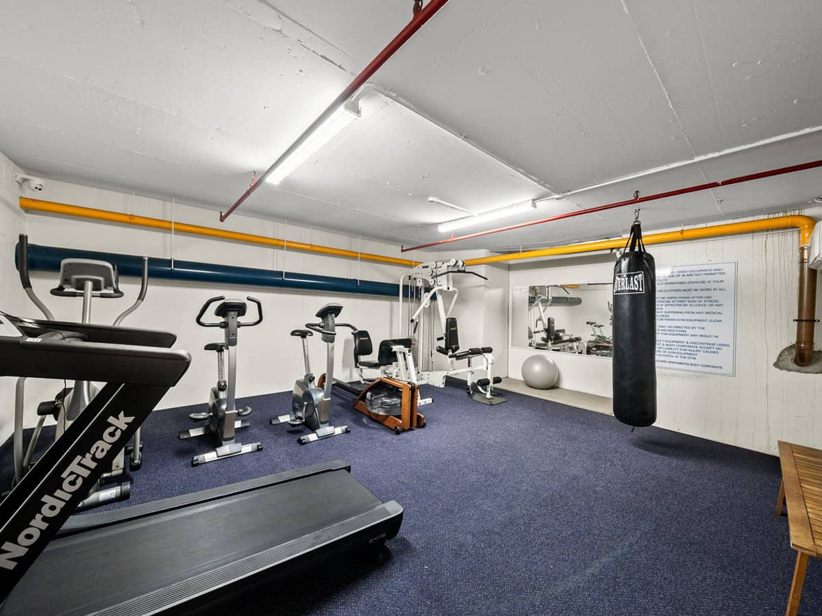 43 Enderley Avenue, SURFERS PARADISE - Thumbnail 20