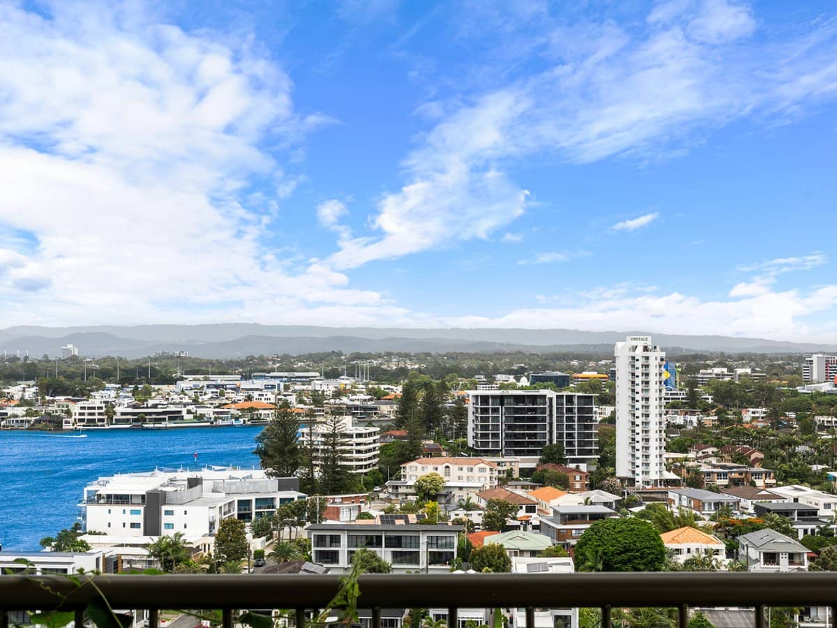 43 Enderley Avenue, SURFERS PARADISE - Thumbnail 22