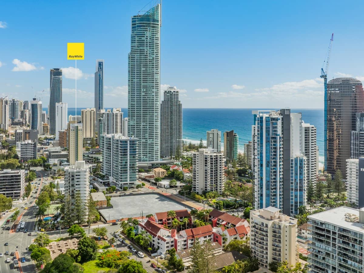 43 Enderley Avenue, SURFERS PARADISE - Thumbnail 23