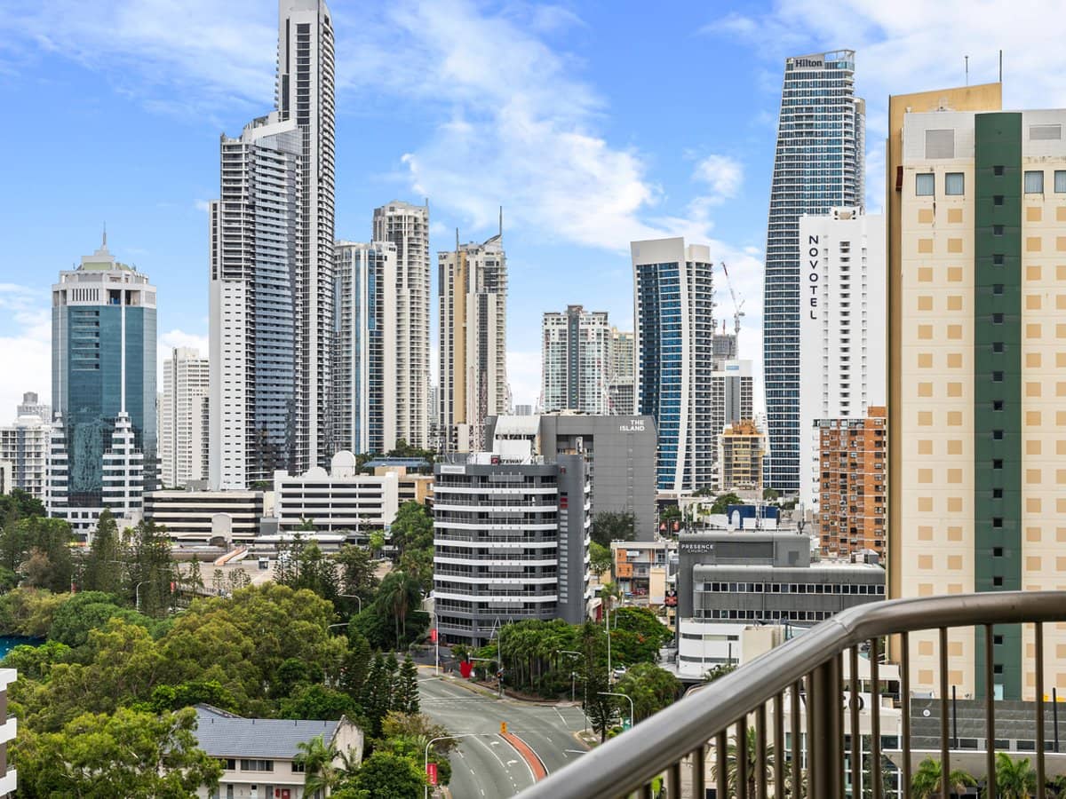 43 Enderley Avenue, SURFERS PARADISE - Thumbnail 24