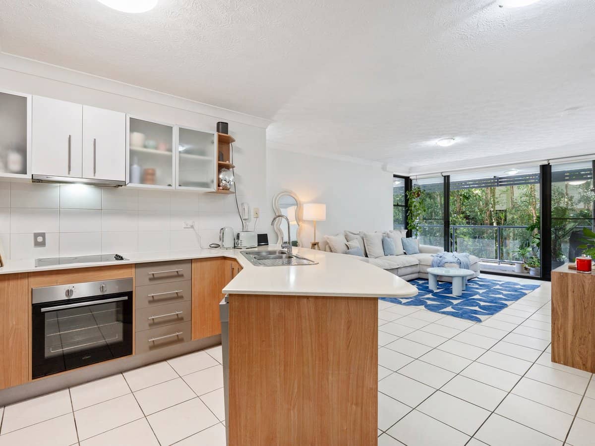 66 Mclean Street, COOLANGATTA - Thumbnail 6