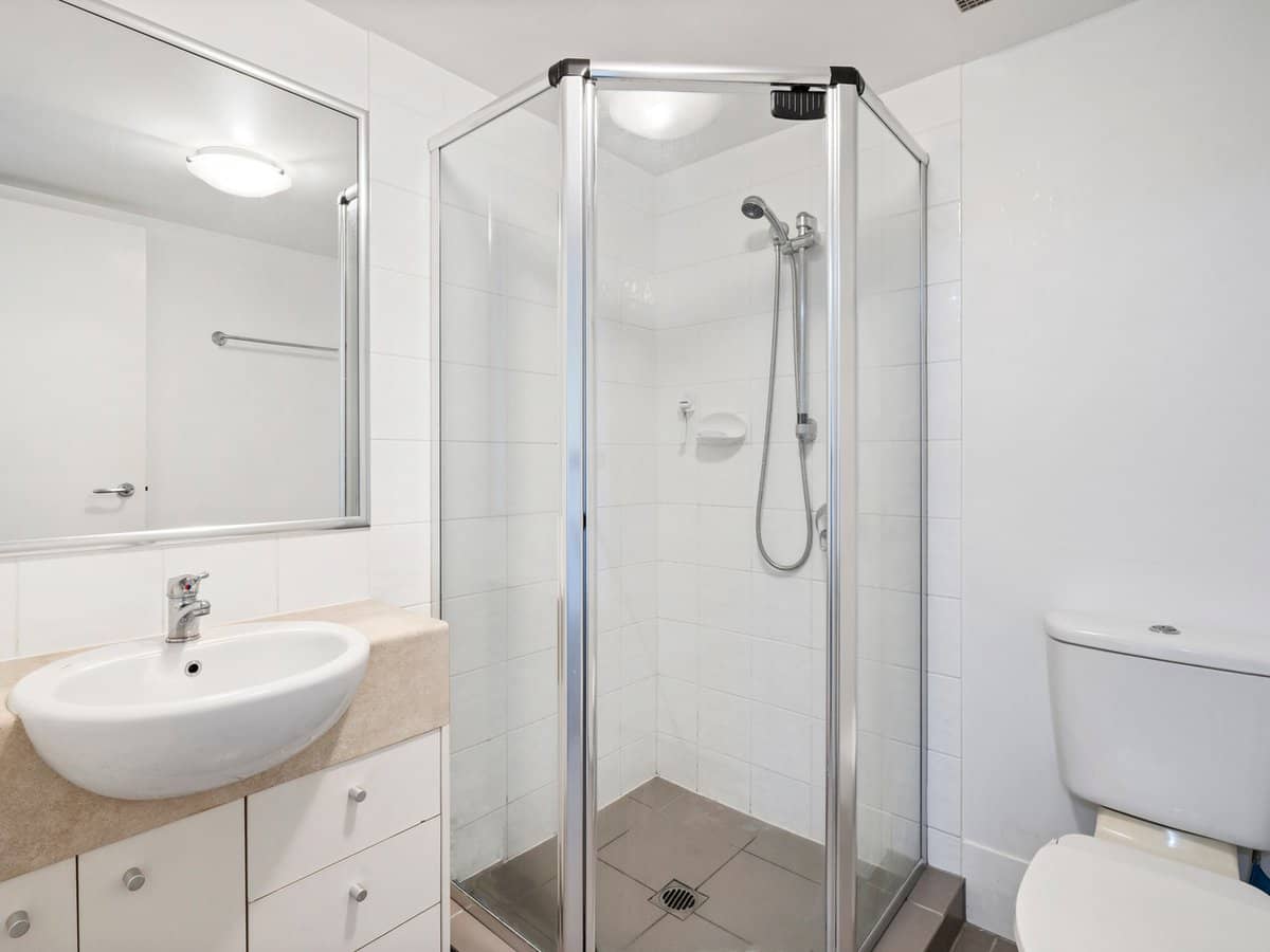 66 Mclean Street, COOLANGATTA - Thumbnail 16