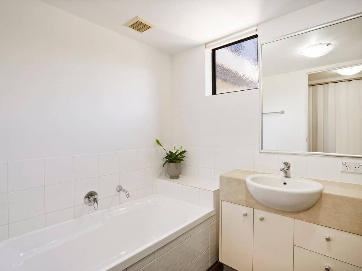 66 Mclean Street, COOLANGATTA - Thumbnail 18