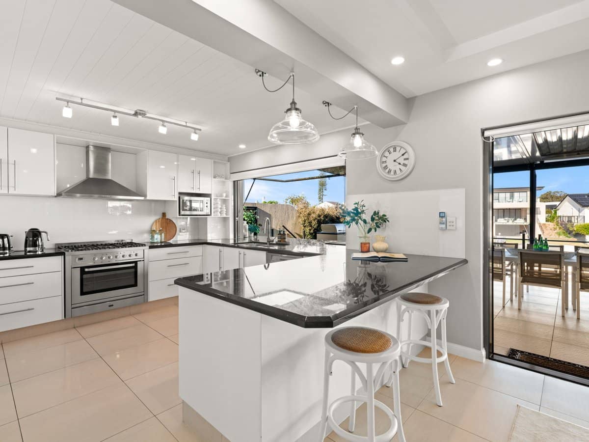 73 Campbell Street, BUNDALL - Thumbnail 7