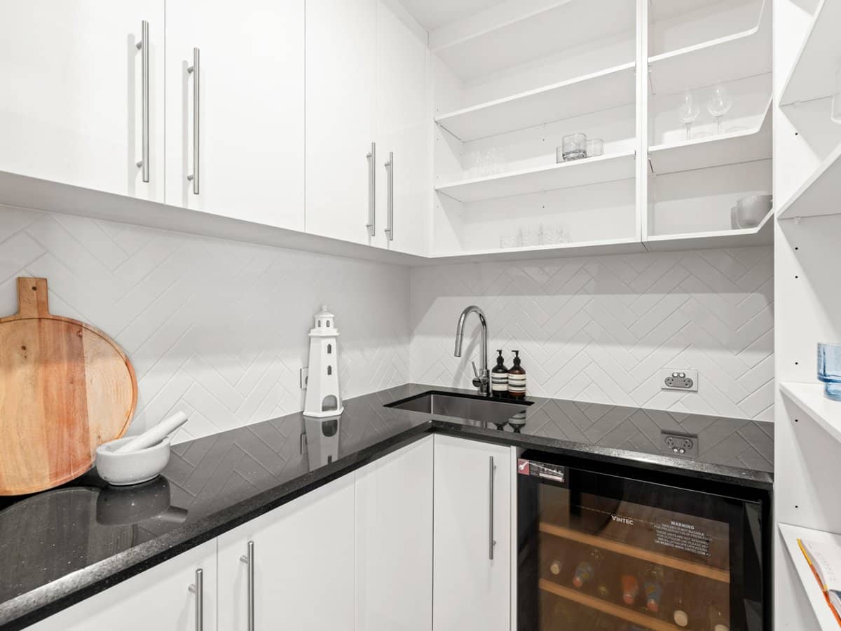 73 Campbell Street, BUNDALL - Thumbnail 8