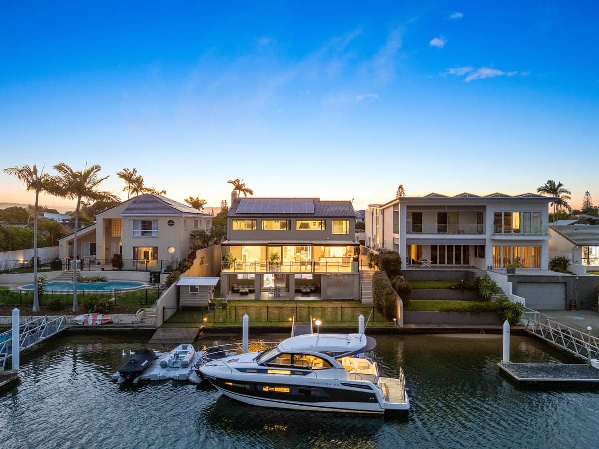 73 Campbell Street, BUNDALL - Thumbnail 28