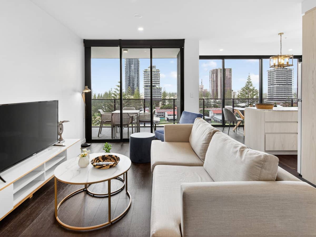 185 Old Burleigh Road, BROADBEACH - Thumbnail 1