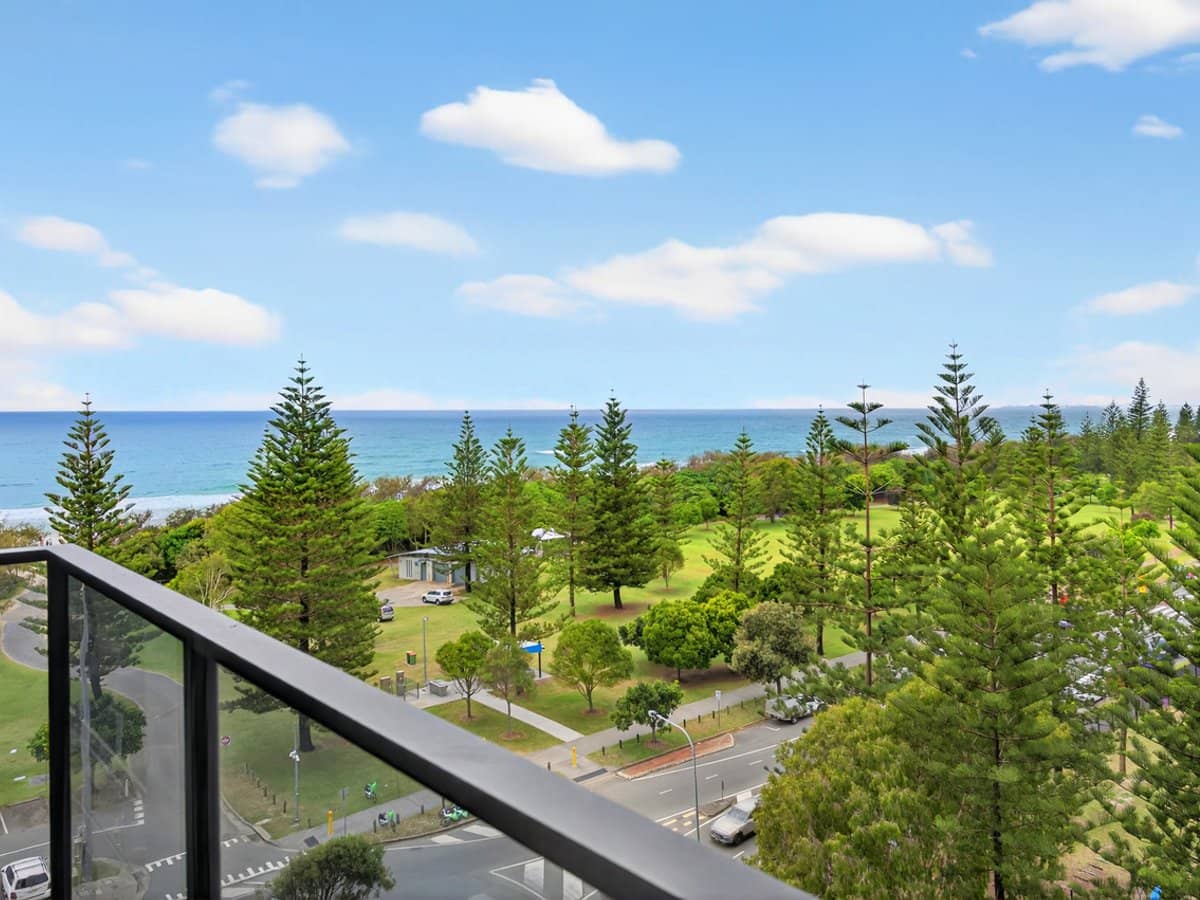 185 Old Burleigh Road, BROADBEACH - Thumbnail 2