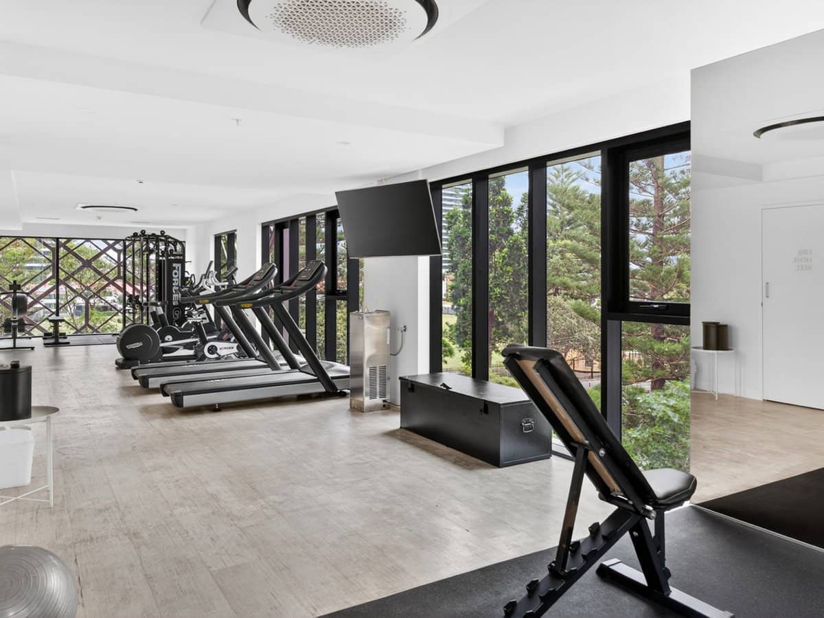 185 Old Burleigh Road, BROADBEACH - Thumbnail 14