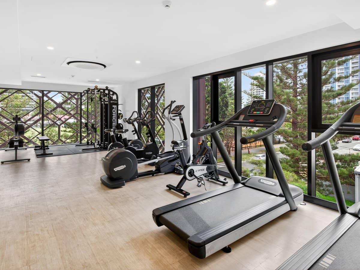 185 Old Burleigh Road, BROADBEACH - Thumbnail 16