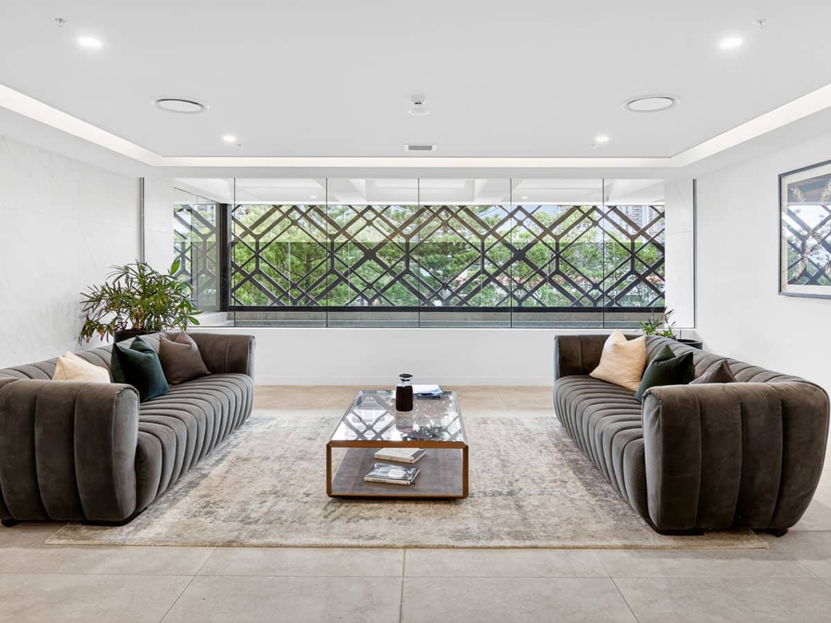 185 Old Burleigh Road, BROADBEACH - Thumbnail 18