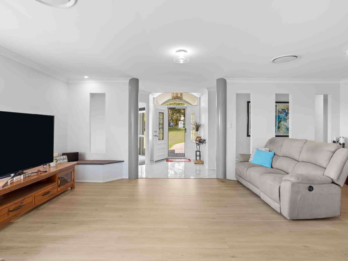 17 Yaldara Street, Pacific Pines - Thumbnail 6