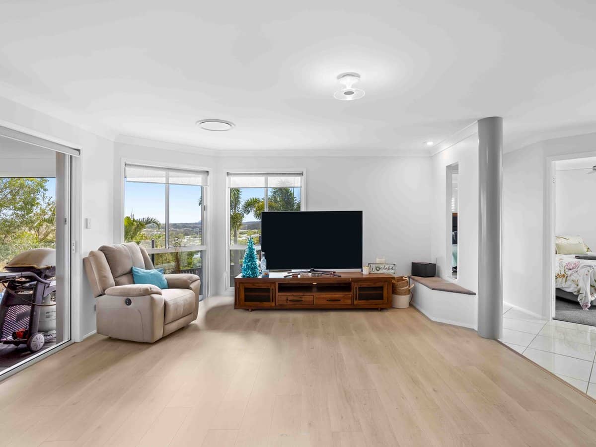 17 Yaldara Street, Pacific Pines - Thumbnail 9