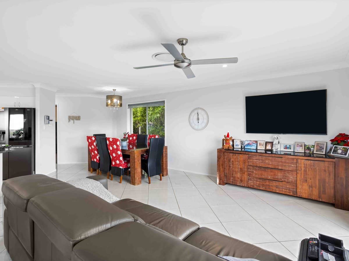 17 Yaldara Street, Pacific Pines - Thumbnail 10