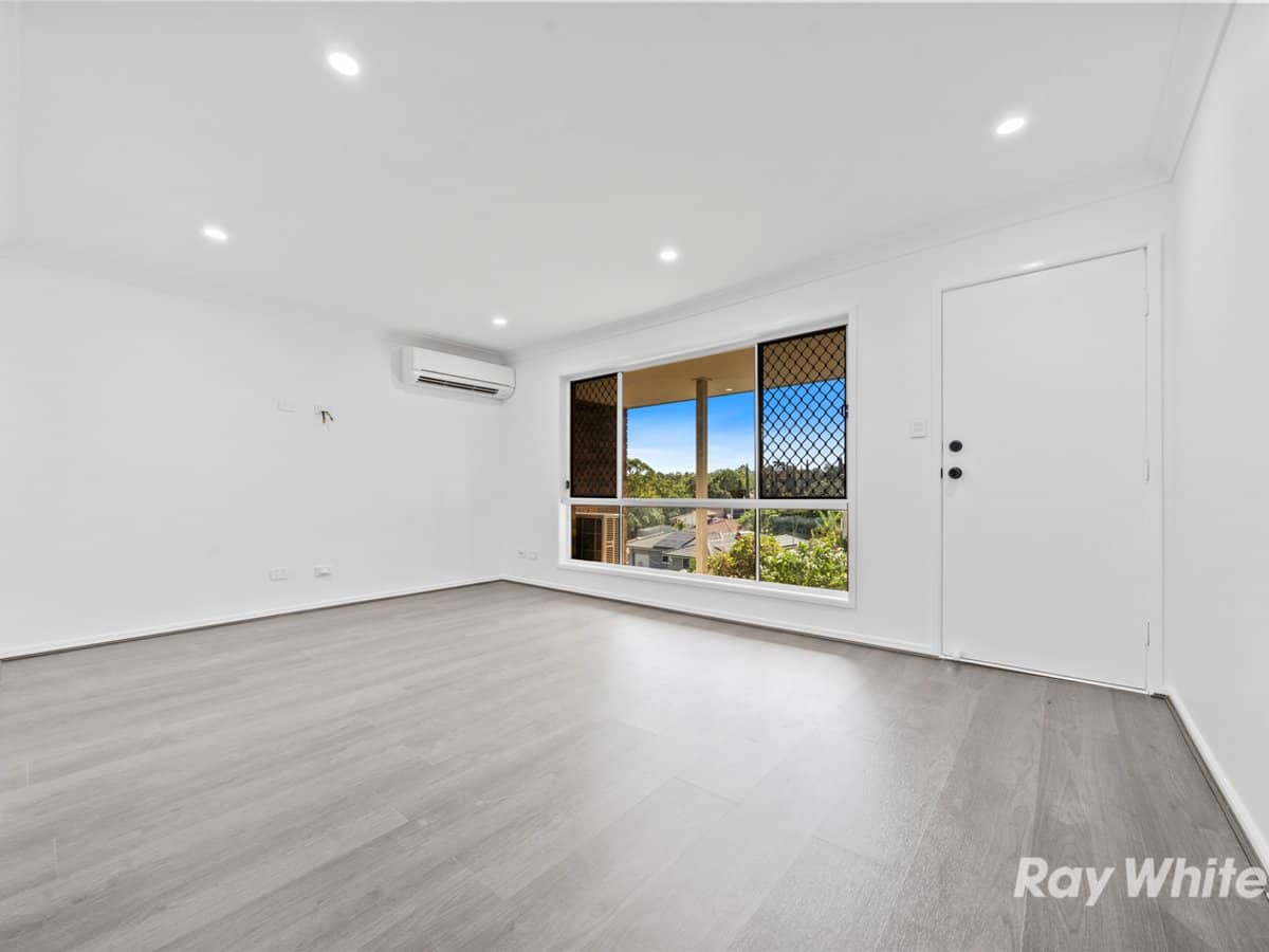 8 Kummara Road, EDENS LANDING - Thumbnail 4