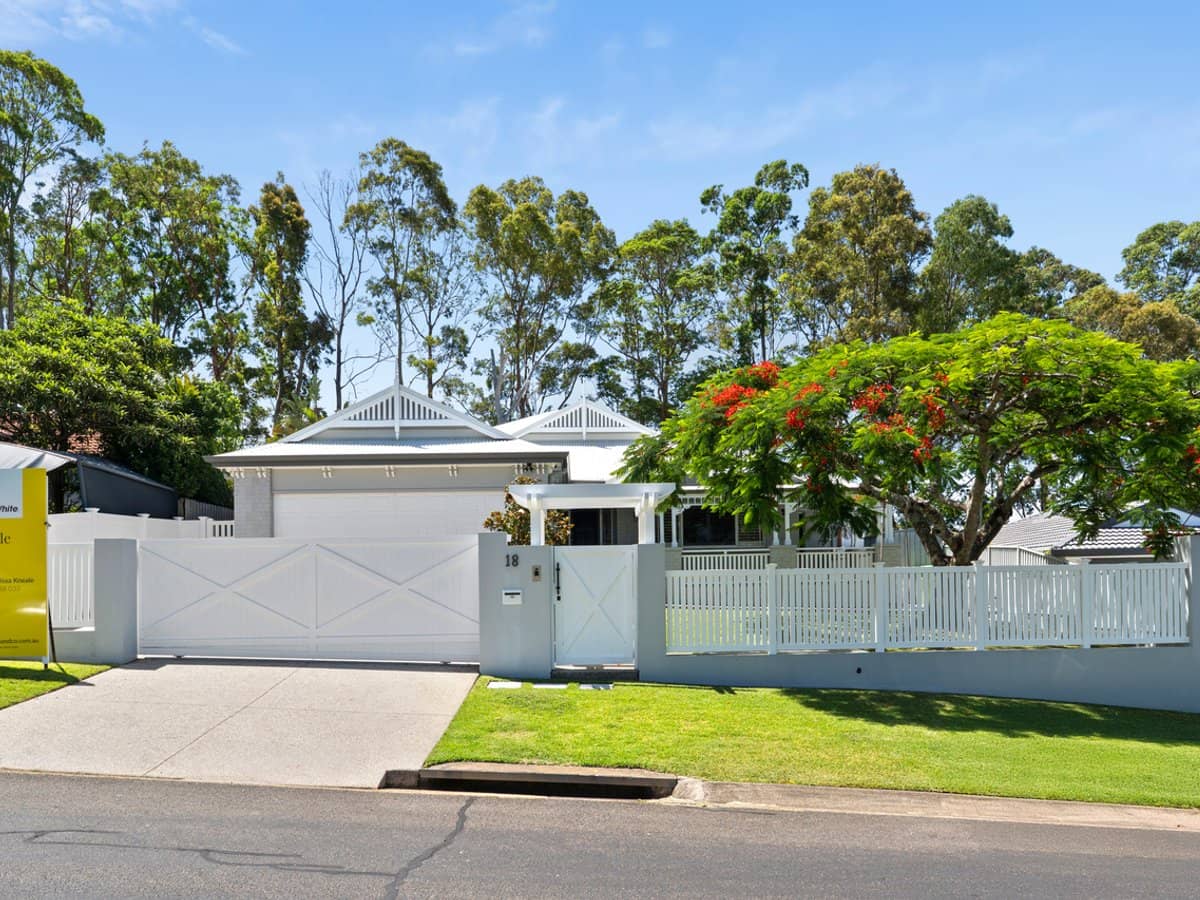 18 Greg Norman Crescent, PARKWOOD - Thumbnail 1