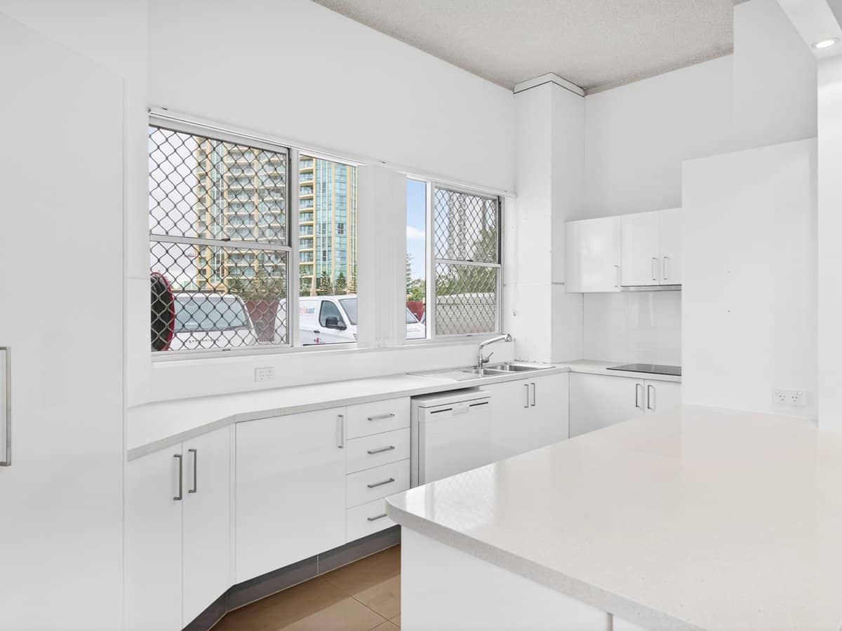 142 The Esplanade, SURFERS PARADISE - Thumbnail 5