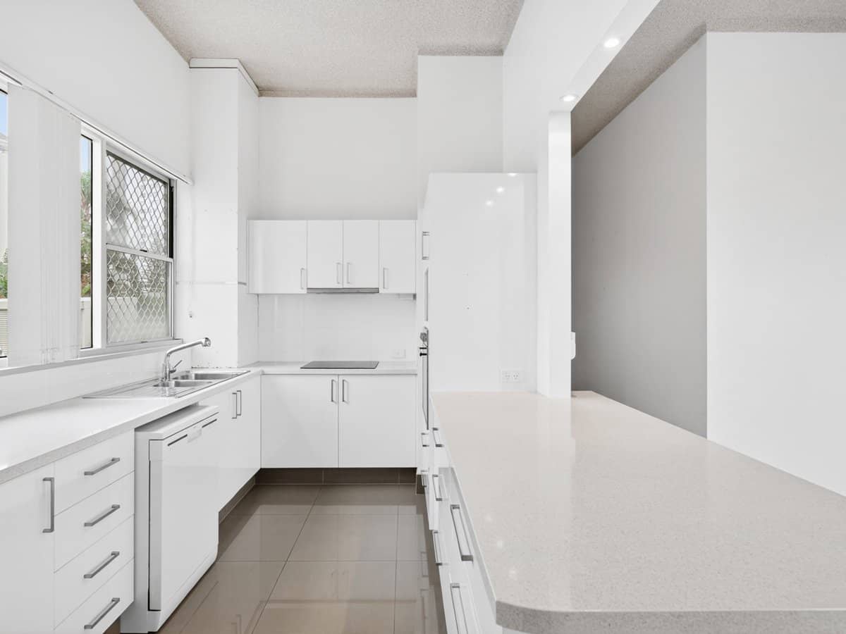 142 The Esplanade, SURFERS PARADISE - Thumbnail 6