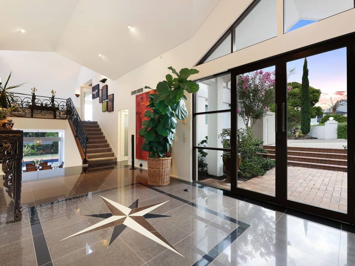 6258 Broken Hills Drive, Sanctuary Cove - Thumbnail 2