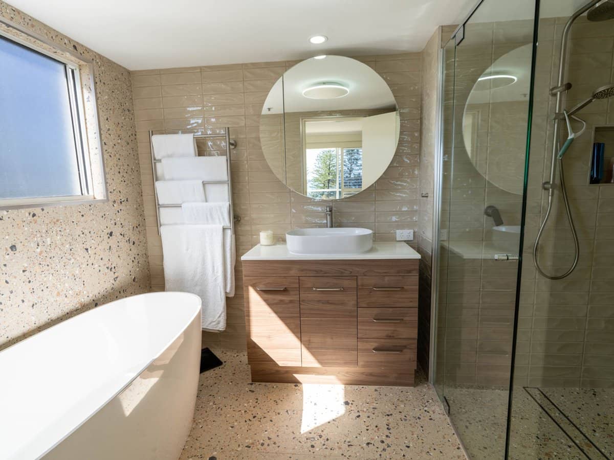 59 Pacific Street, Main Beach - Thumbnail 11