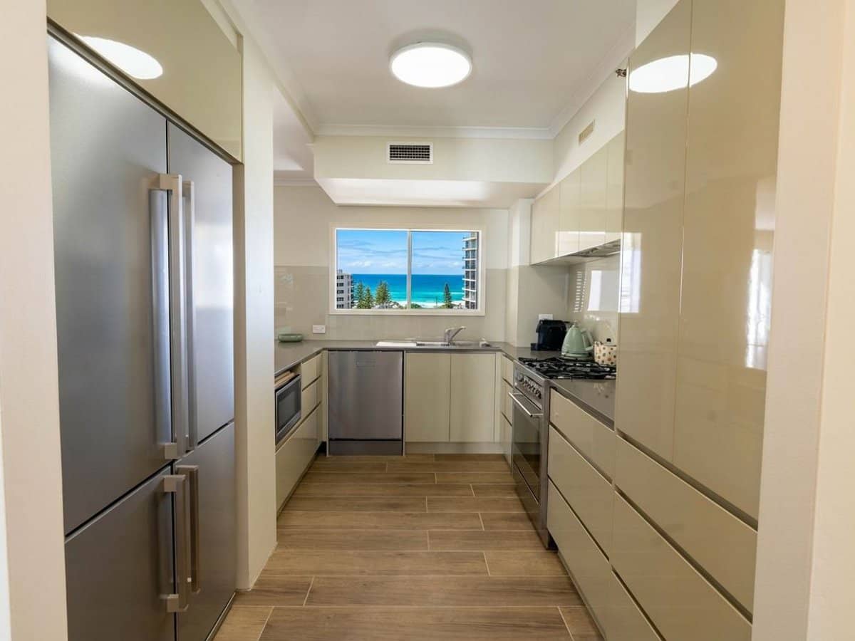 59 Pacific Street, Main Beach - Thumbnail 14