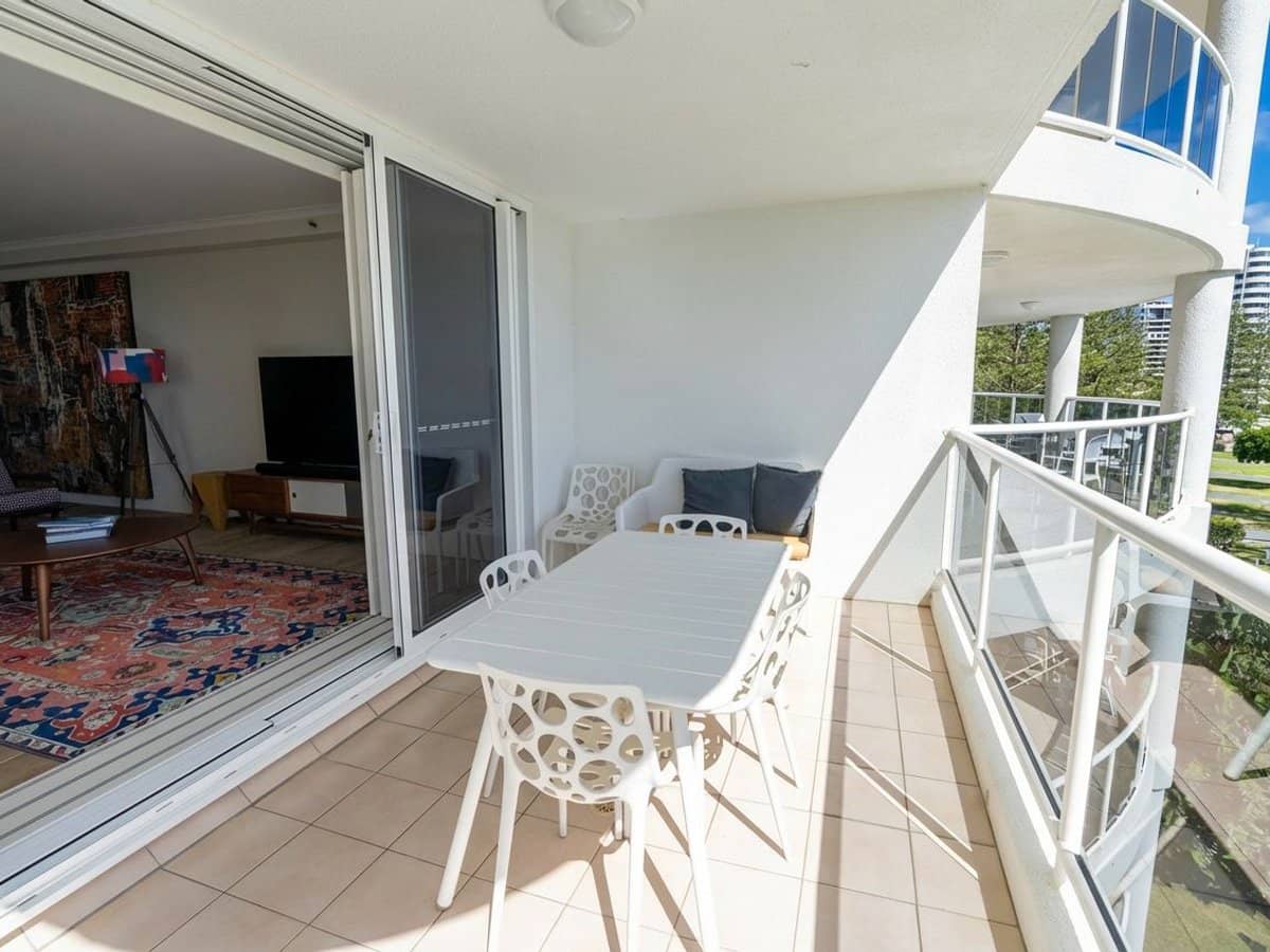 59 Pacific Street, Main Beach - Thumbnail 18