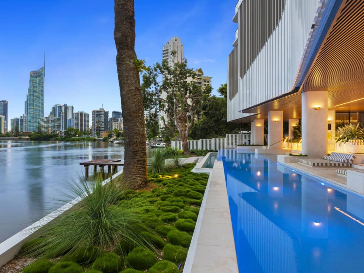1 Cannes Avenue, SURFERS PARADISE - Thumbnail 6
