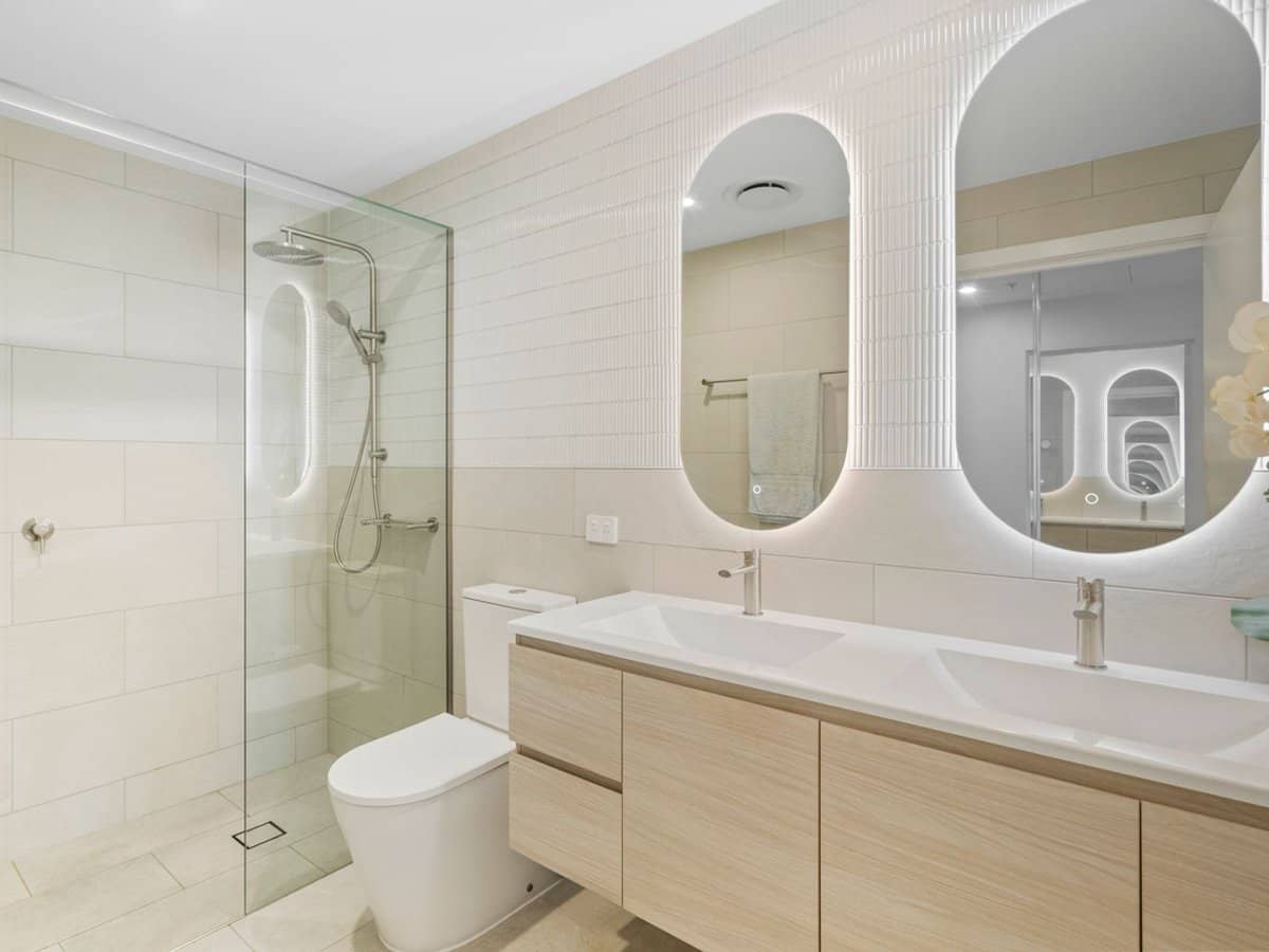 1 Cannes Avenue, SURFERS PARADISE - Thumbnail 12