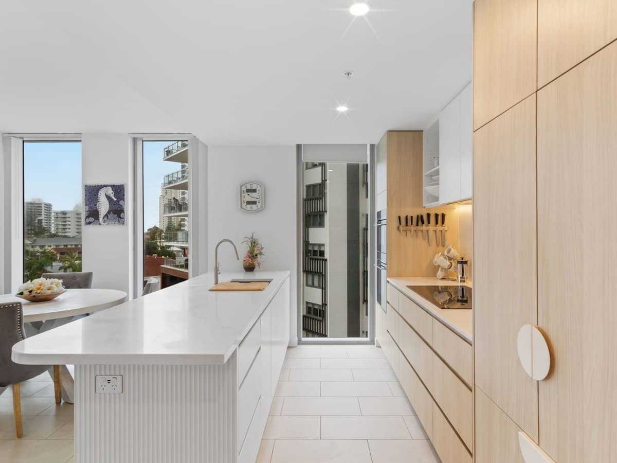 1 Cannes Avenue, SURFERS PARADISE - Thumbnail 13