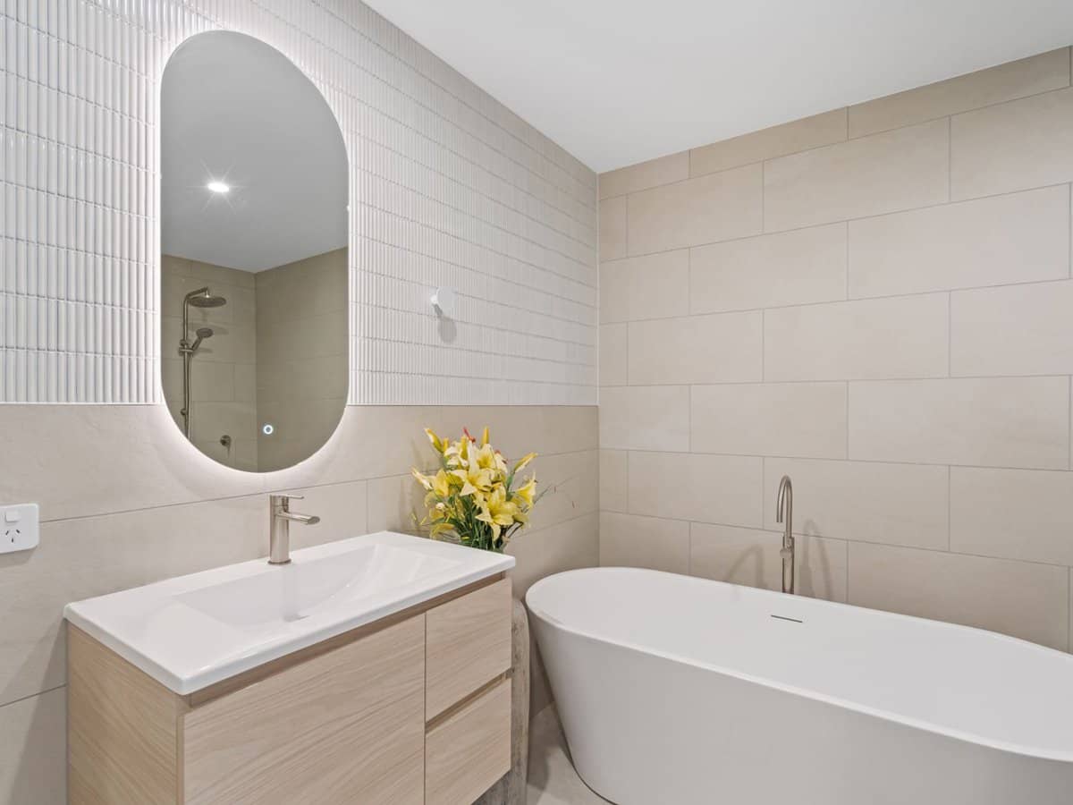 1 Cannes Avenue, SURFERS PARADISE - Thumbnail 15