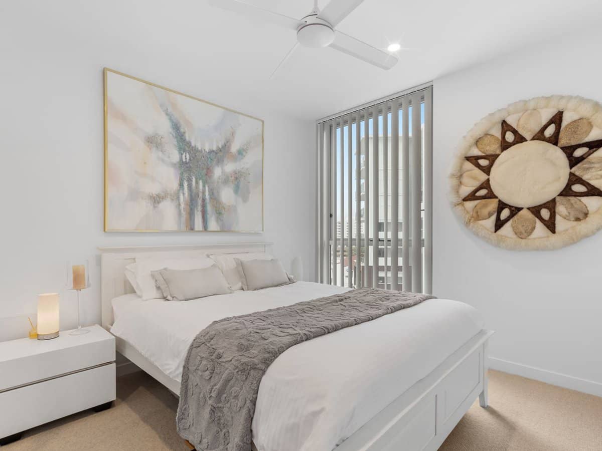 1 Cannes Avenue, SURFERS PARADISE - Thumbnail 16