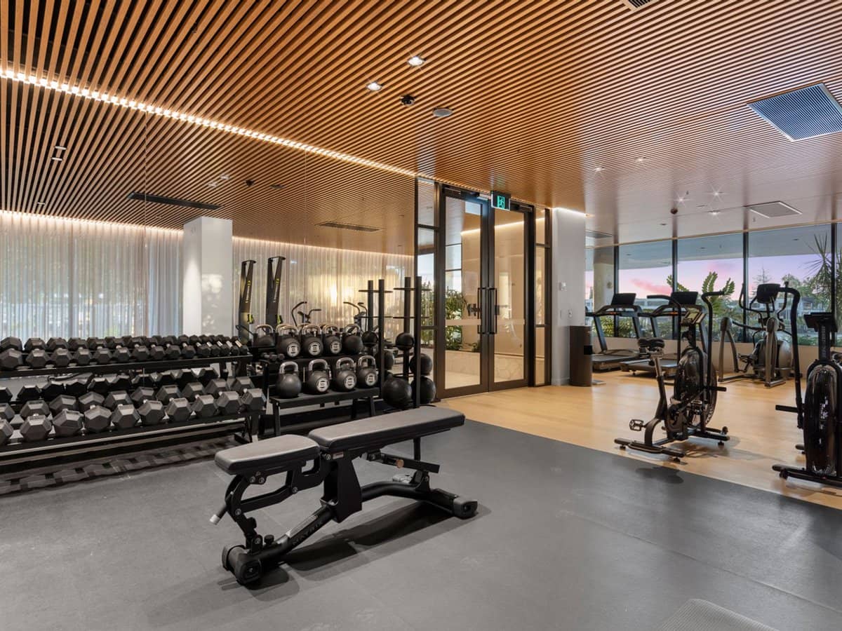 1 Cannes Avenue, SURFERS PARADISE - Thumbnail 31