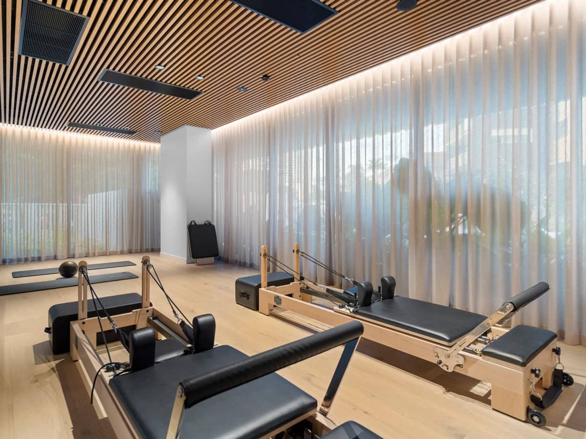 1 Cannes Avenue, SURFERS PARADISE - Thumbnail 32