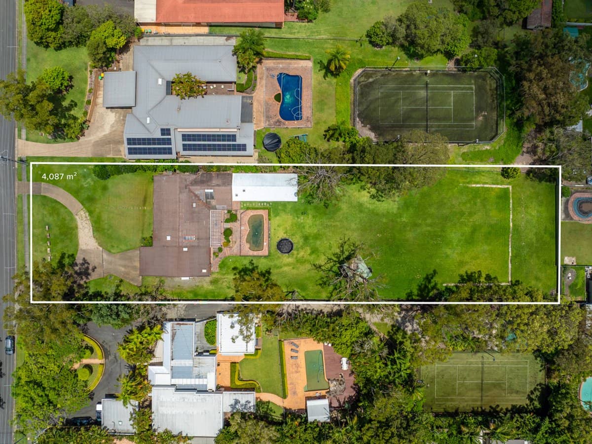 58 Hillview Parade, ASHMORE - Thumbnail 2