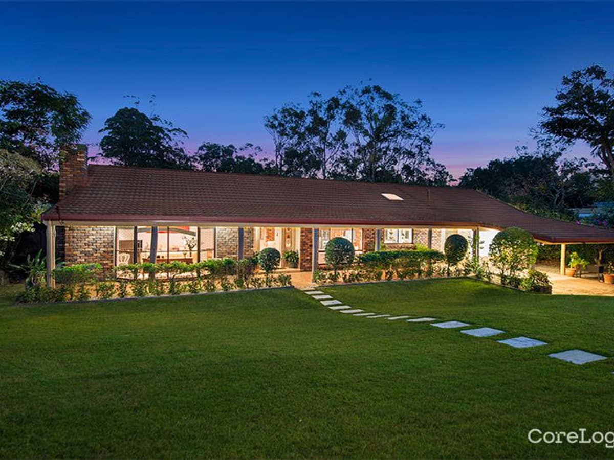 58 Hillview Parade, ASHMORE - Thumbnail 4