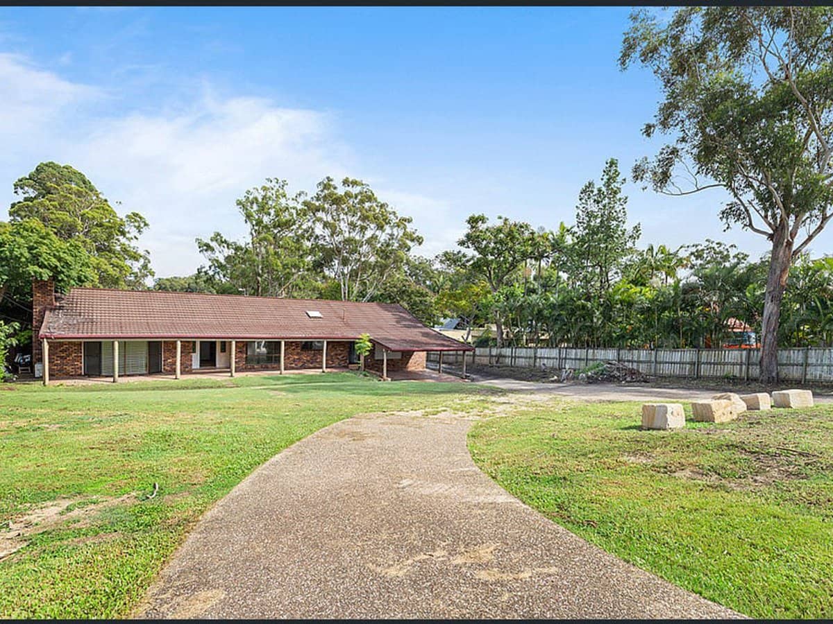 58 Hillview Parade, ASHMORE - Thumbnail 5