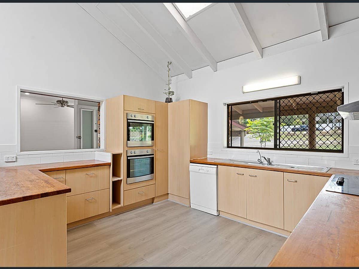 58 Hillview Parade, ASHMORE - Thumbnail 12