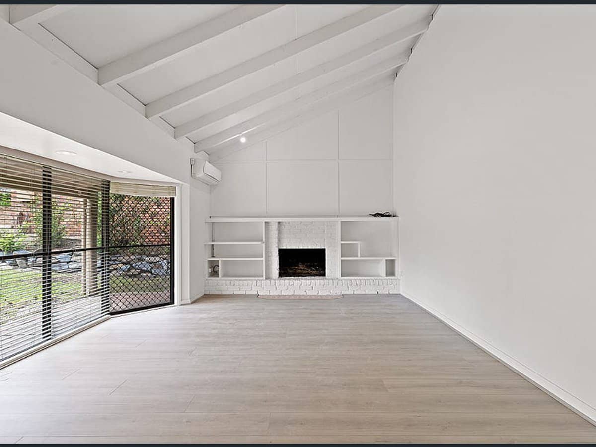 58 Hillview Parade, ASHMORE - Thumbnail 13