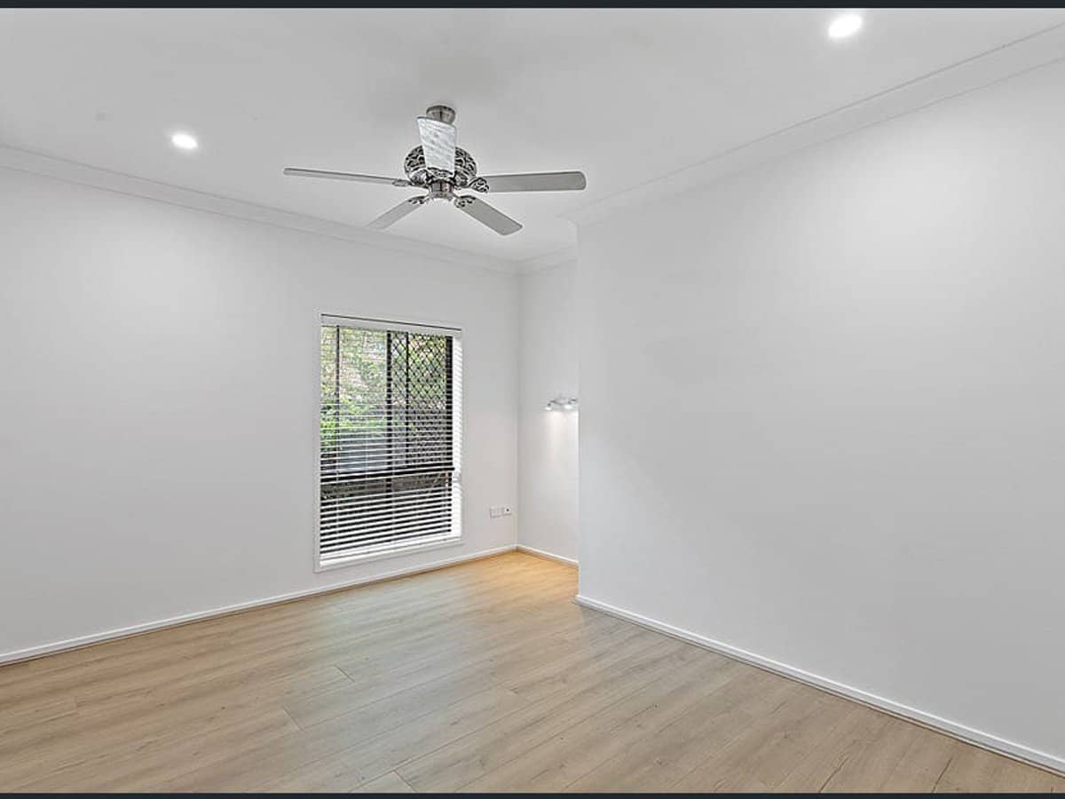 58 Hillview Parade, ASHMORE - Thumbnail 14