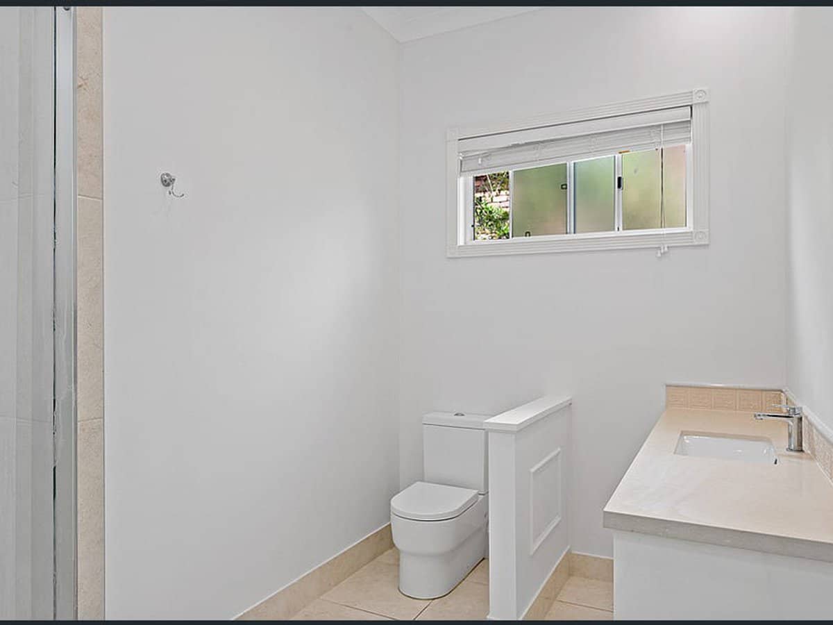 58 Hillview Parade, ASHMORE - Thumbnail 17