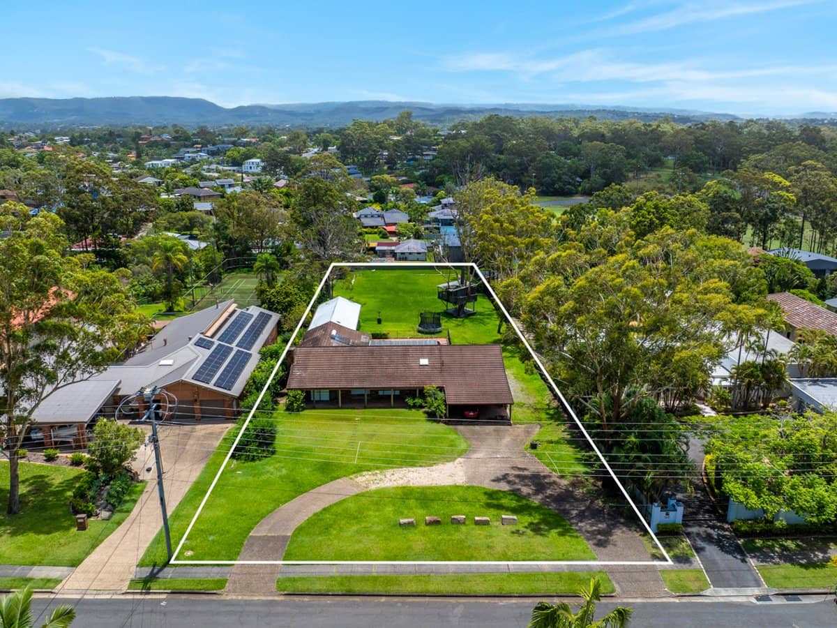 58 Hillview Parade, ASHMORE - Thumbnail 23