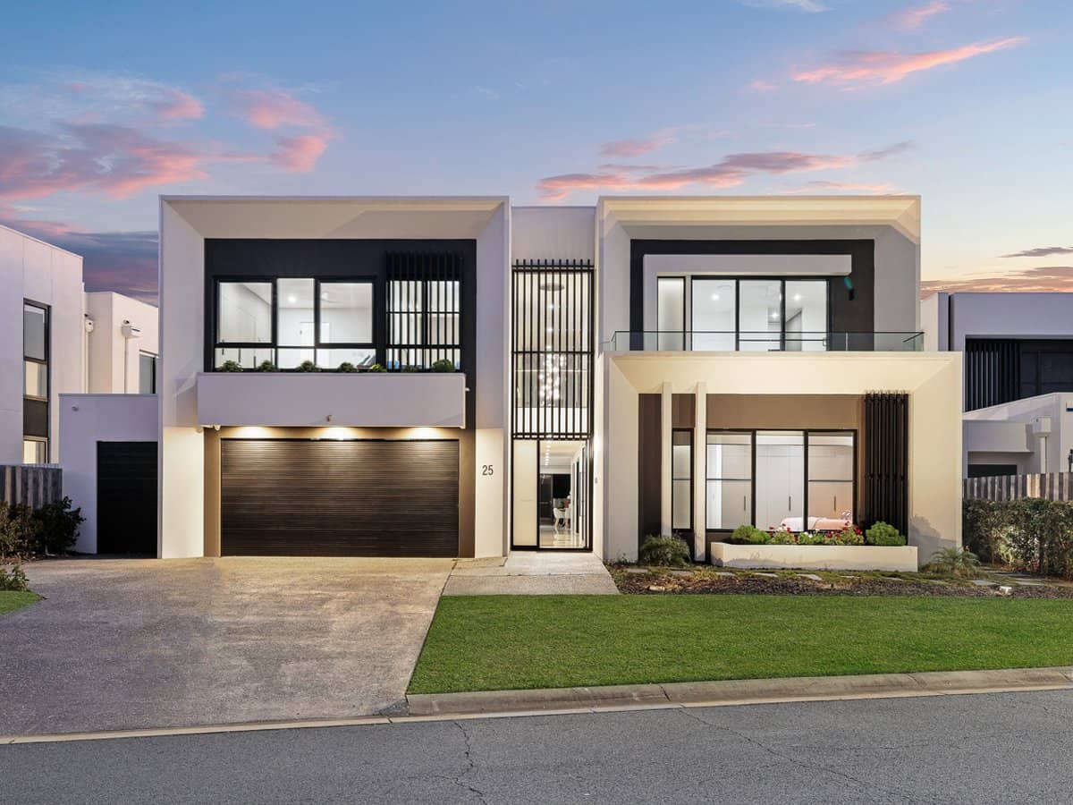 25 The Boulevarde, BENOWA - Thumbnail 3