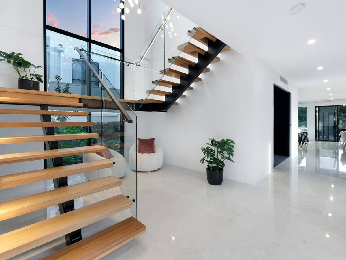 25 The Boulevarde, BENOWA - Thumbnail 5