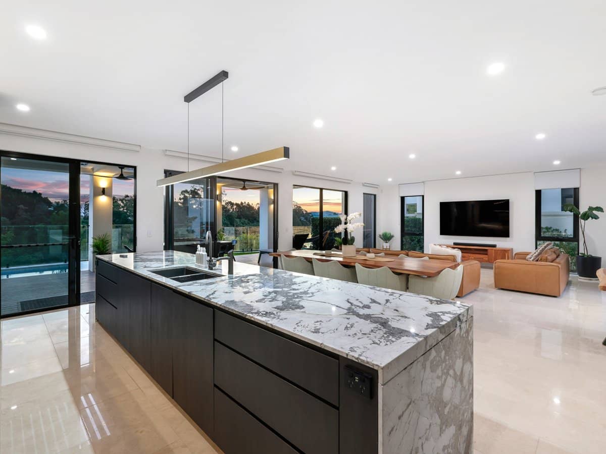 25 The Boulevarde, BENOWA - Thumbnail 9